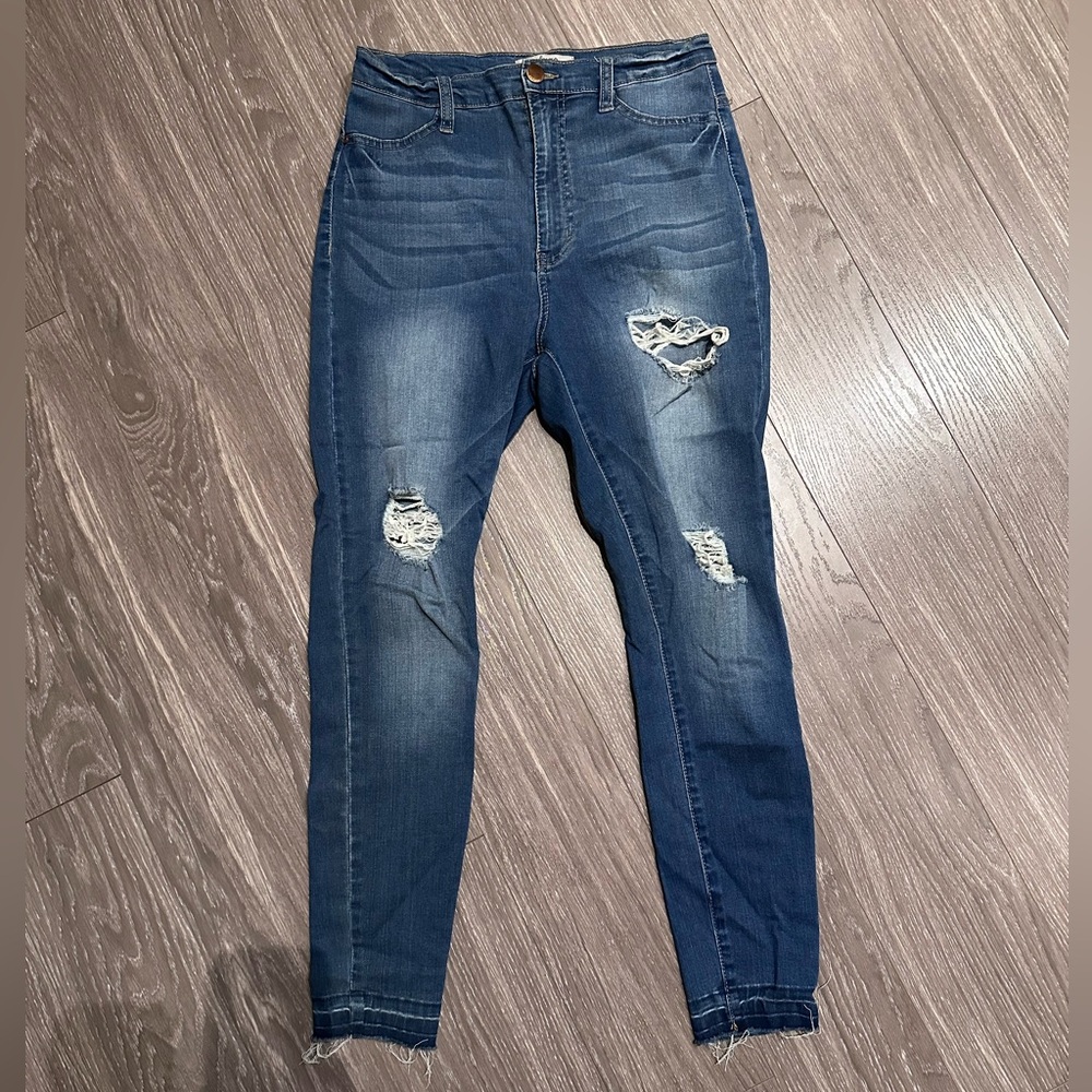 Refuge distressed high waisted blue jeans